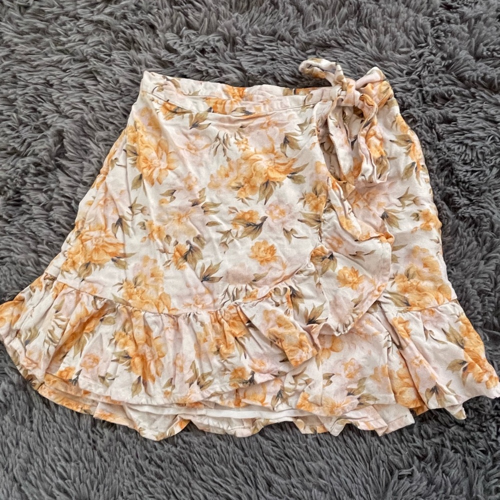 American Eagle Outfitters Asymmetrical Floral Skirt in Cream and Orange